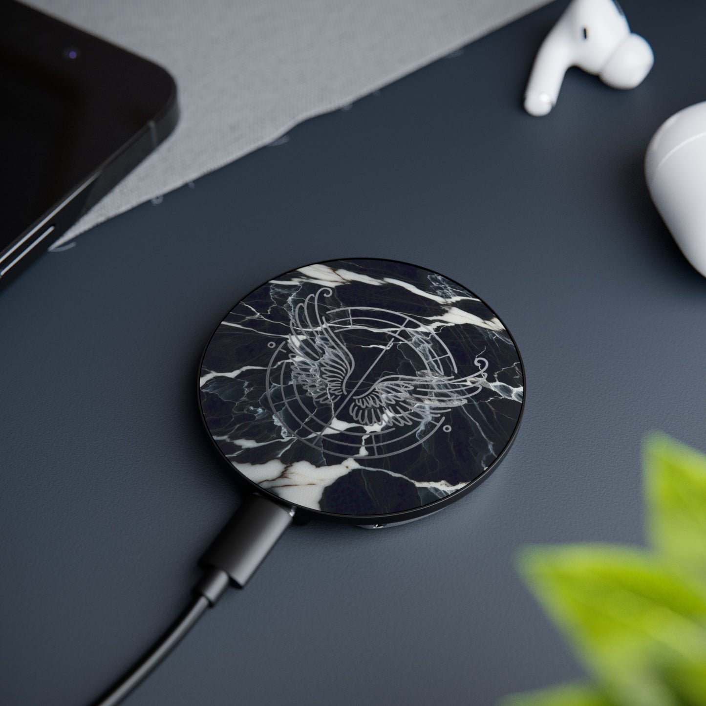 Nero Marquina-Magnetic Induction Charger